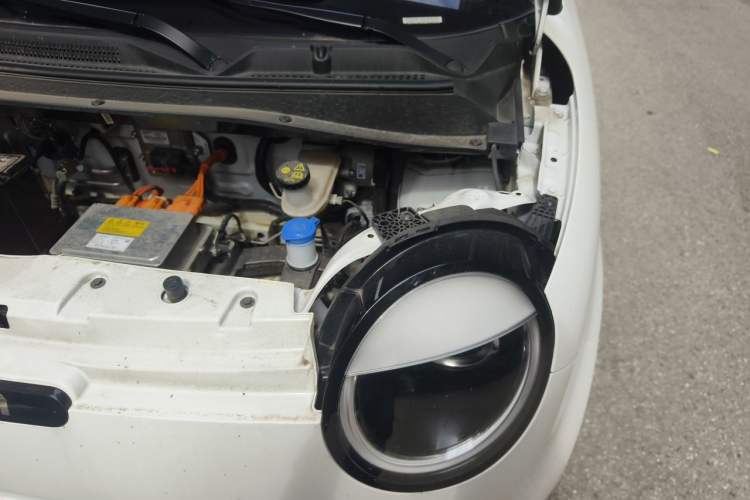 Used CHANGAN NEVO Lumin 2025 301km Honey Dew Edition Engine Bay Left