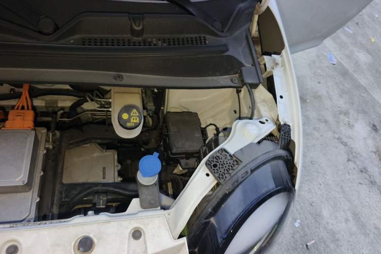 Used CHANGAN NEVO Lumin 2025 205 km Xiangqin Version Engine Bay Left