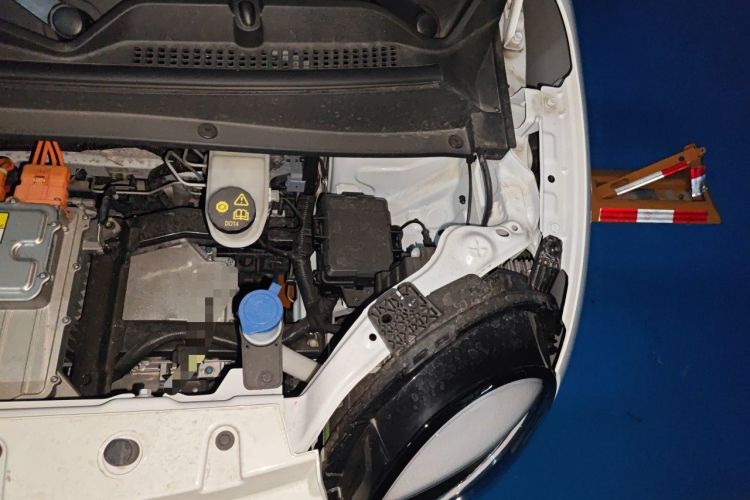 Used CHANGAN NEVO Lumin 2025 205 km Xiangqin Version Engine Bay Left
