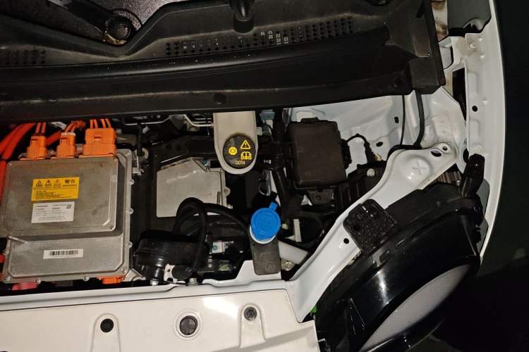 Used CHANGAN NEVO Lumin 2025 205 km Xiangqin Version Engine Bay Left