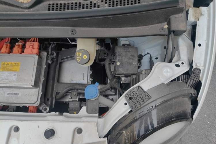 Used CHANGAN NEVO Lumin 2025 205km Refreshing Edition Engine Bay Left