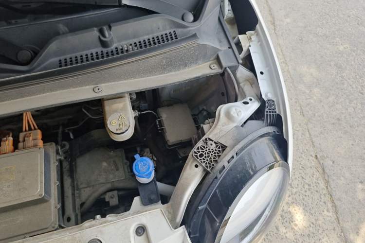 Used CHANGAN NEVO Lumin 2025 205 km Xiangqin Version Engine Bay Left