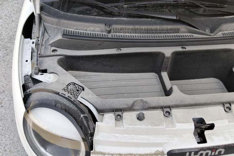 Used CHANGAN NEVO Lumin 2025 301km Honey Dew Edition Engine Bay Right