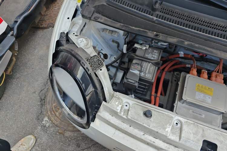 Used CHANGAN NEVO Lumin 2025 205 km Xiangqin Version Engine Bay Right