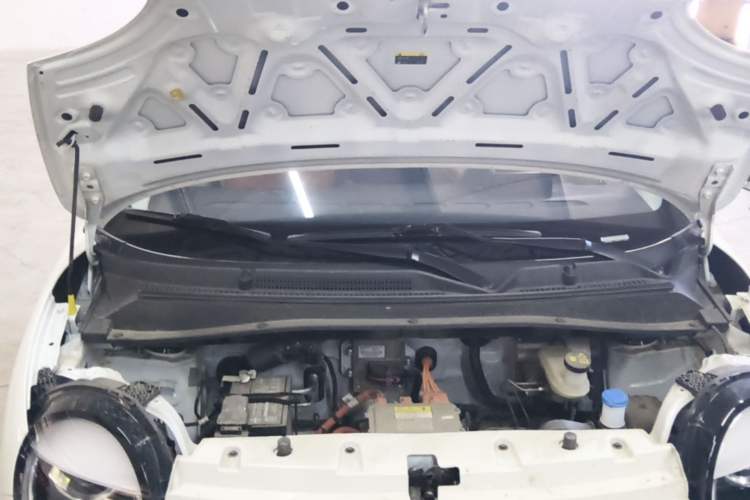 Used CHANGAN NEVO Lumin 2025 301km Honey Dew Edition Engine Bay
