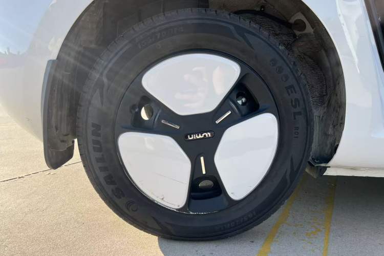Used CHANGAN NEVO Lumin 2025 301km Honey Dew Edition Exterior 5
