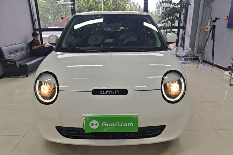 Used CHANGAN NEVO Lumin 2025 205 km Xiangqin Version Front