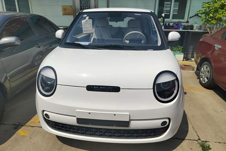 Used CHANGAN NEVO Lumin 2025 205 km Xiangqin Version Front