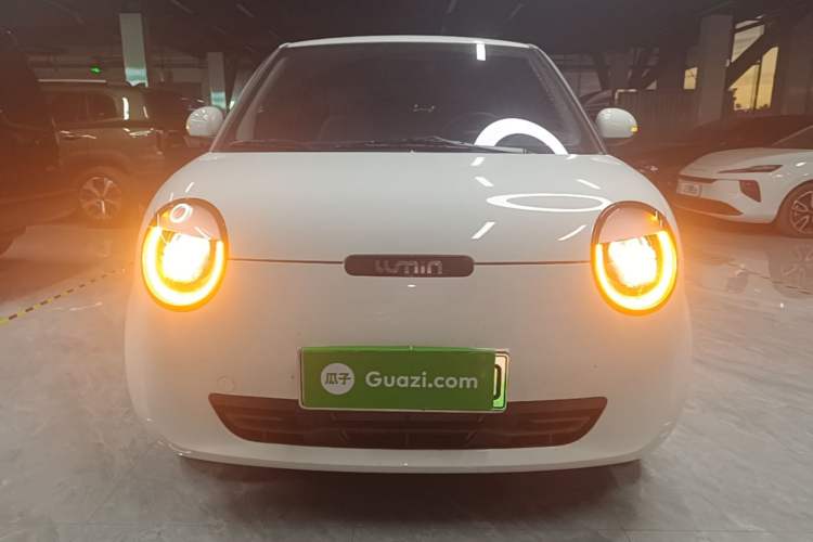 Used CHANGAN NEVO Lumin 2025 205km Refreshing Edition Front