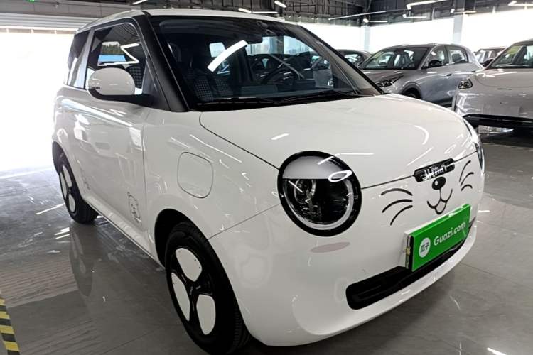 Used CHANGAN NEVO Lumin 2025 205 km Xiangqin Version Front Right 45 Deg