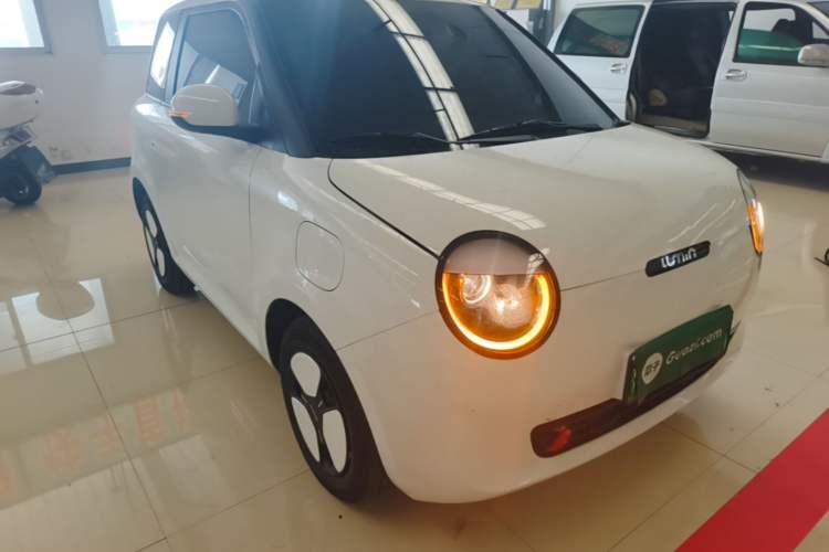Used CHANGAN NEVO Lumin 2025 205 km Xiangqin Version Front Right 45 Deg