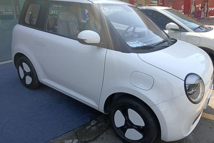 Used CHANGAN NEVO Lumin 2025 205 km Xiangqin Version Front Right 45 Deg