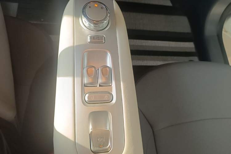 Used CHANGAN NEVO Lumin 2025 205 km Xiangqin Version Gear Lever