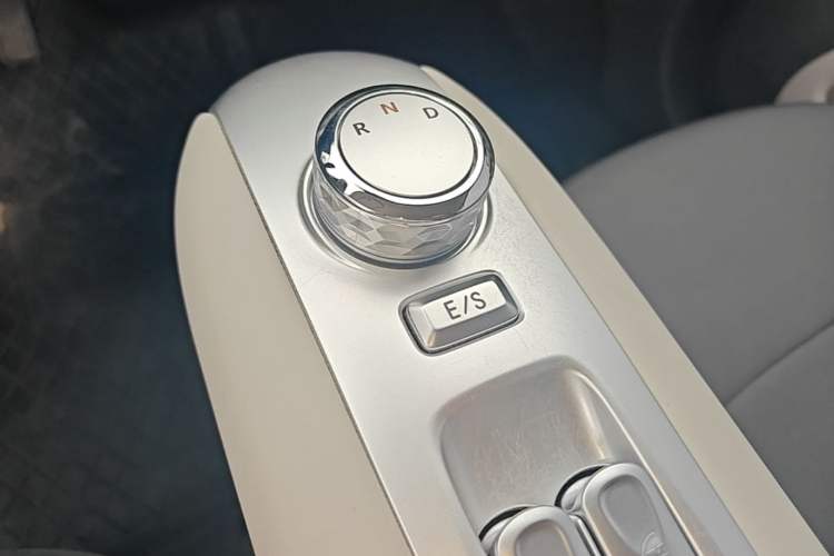 Used CHANGAN NEVO Lumin 2025 205 km Xiangqin Version Gear Lever