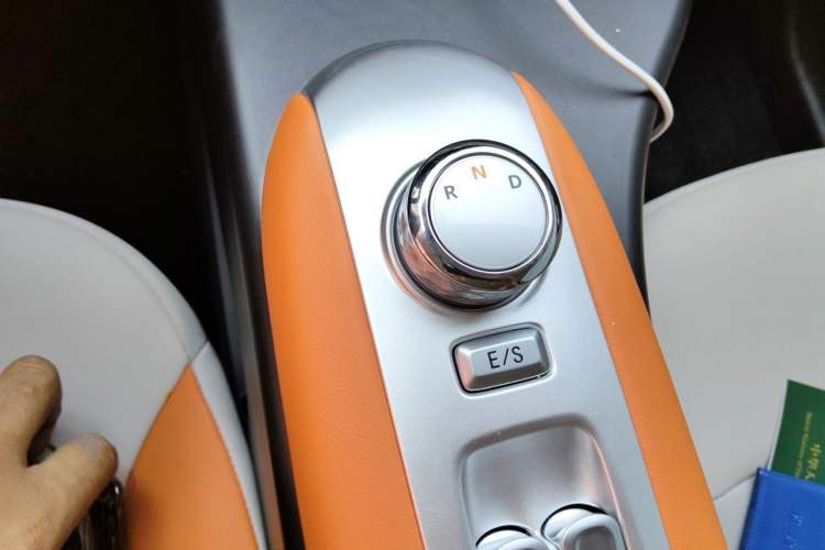 Used CHANGAN NEVO Lumin 2025 301km Honey Dew Edition Gear Lever