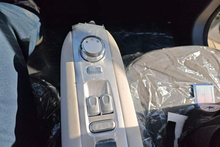 Used CHANGAN NEVO Lumin 2025 205 km Xiangqin Version Gear Lever