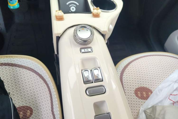 Used CHANGAN NEVO Lumin 2025 205 km Xiangqin Version Gear Lever