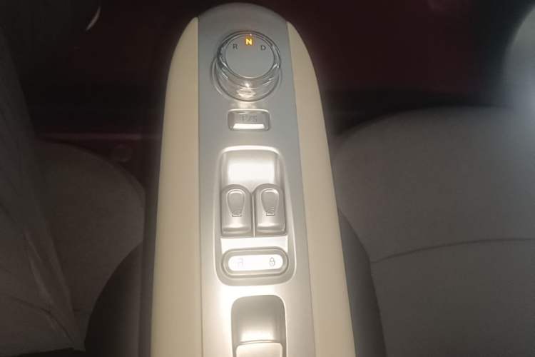 Used CHANGAN NEVO Lumin 2025 205 km Xiangqin Version Gear Lever