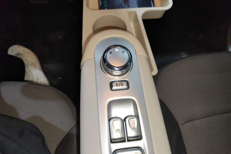 Used CHANGAN NEVO Lumin 2025 205 km Xiangqin Version Gear Lever