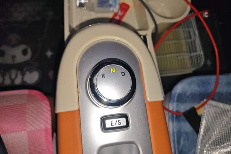 Used CHANGAN NEVO Lumin 2025 301km Honey Dew Edition Gear Lever