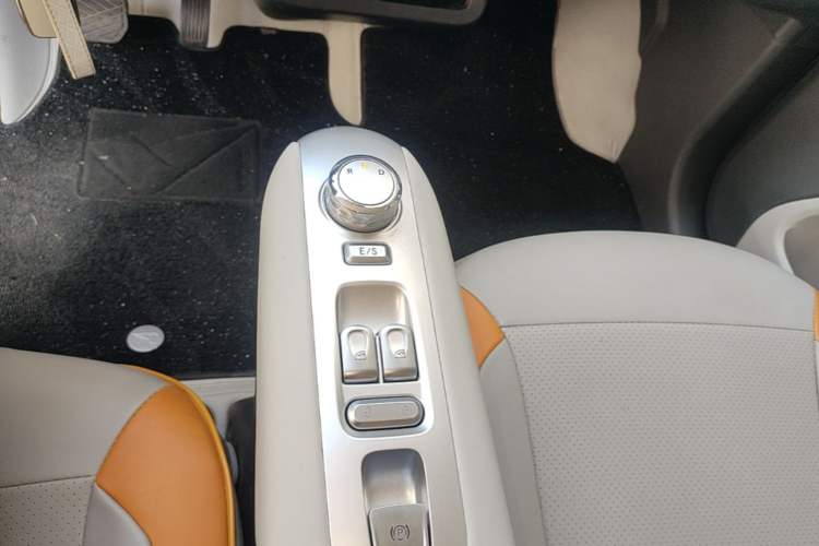 Used CHANGAN NEVO Lumin 2025 205 km Xiangqin Version Gear Lever