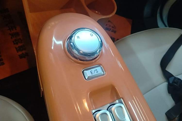 Used CHANGAN NEVO Lumin 2025 301km Honey Dew Edition Gear Lever