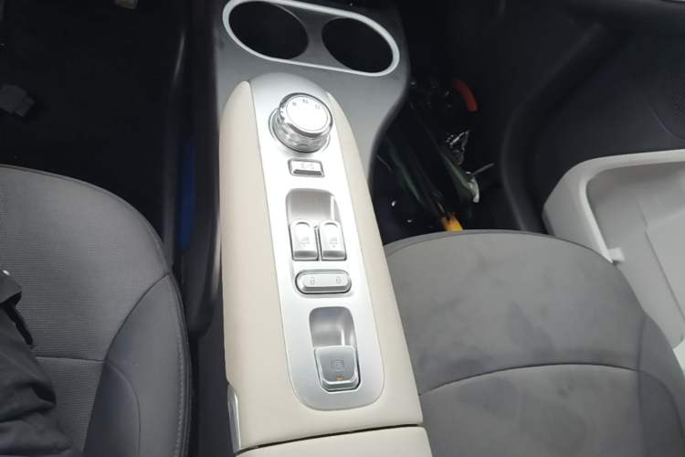 Used CHANGAN NEVO Lumin 2025 205 km Xiangqin Version Gear Lever