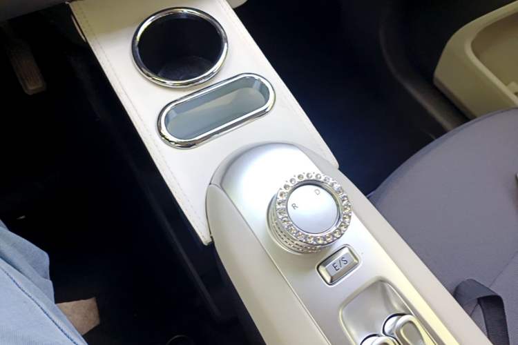 Used CHANGAN NEVO Lumin 2025 205 km Xiangqin Version Gear Lever