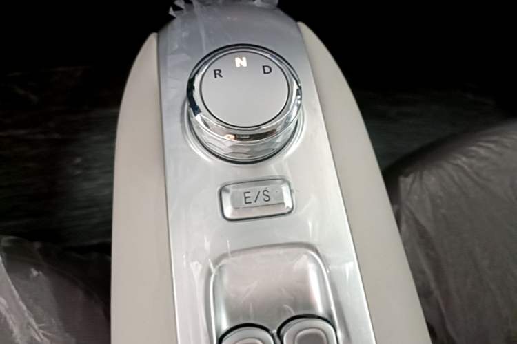 Used CHANGAN NEVO Lumin 2025 205 km Xiangqin Version Gear Lever