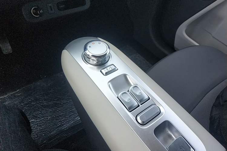 Used CHANGAN NEVO Lumin 2025 205 km Xiangqin Version Gear Lever