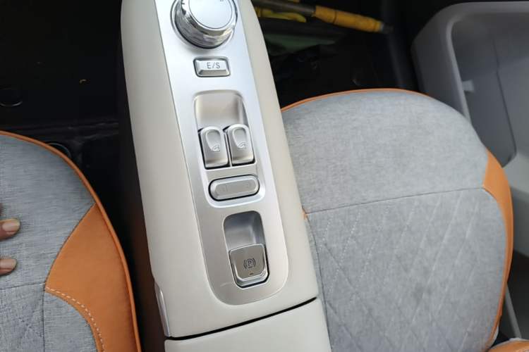 Used CHANGAN NEVO Lumin 2025 205 km Xiangqin Version Gear Lever