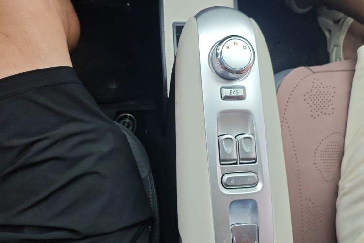 Used CHANGAN NEVO Lumin 2025 205 km Xiangqin Version Gear Lever