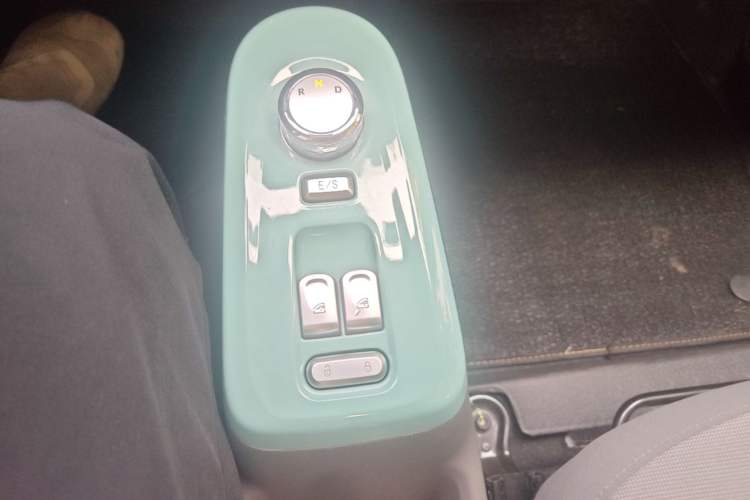 Used CHANGAN NEVO Lumin 2025 205km Refreshing Edition Gear Lever