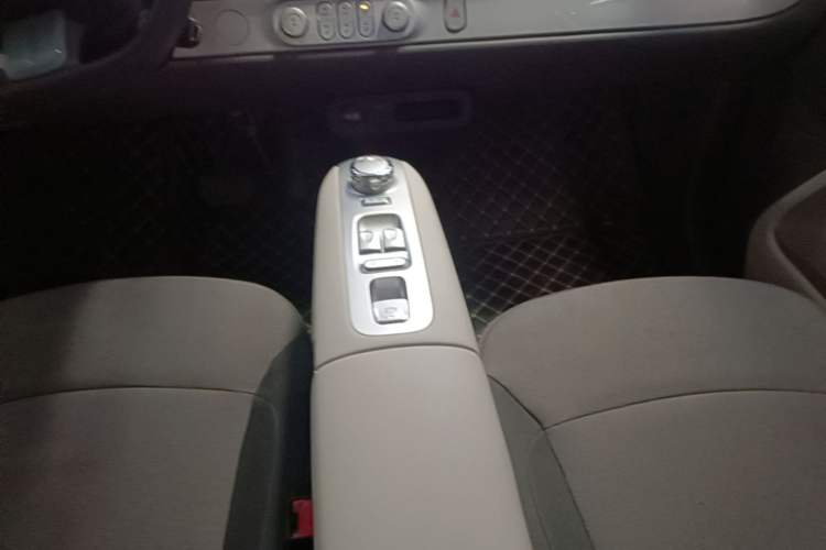 Used CHANGAN NEVO Lumin 2025 205 km Xiangqin Version Gear Lever