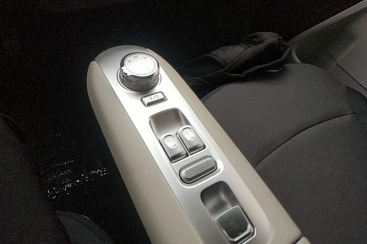Used CHANGAN NEVO Lumin 2025 205 km Xiangqin Version Gear Lever