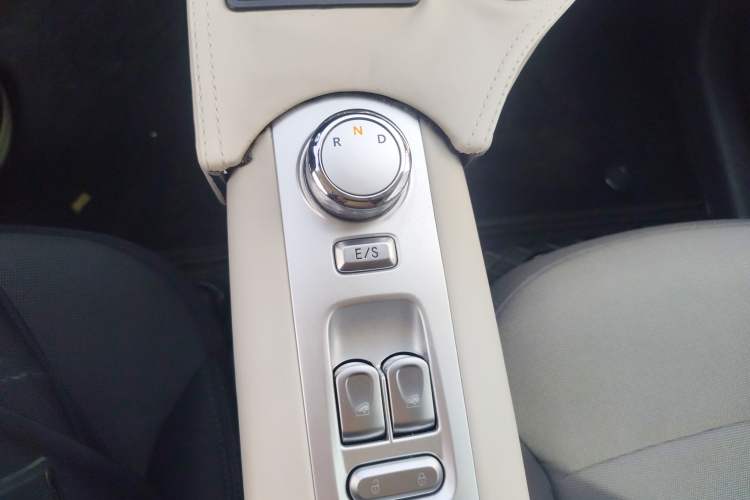 Used CHANGAN NEVO Lumin 2025 205 km Xiangqin Version Gear Lever