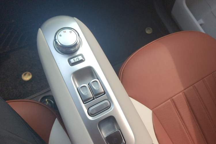 Used CHANGAN NEVO Lumin 2025 205 km Xiangqin Version Gear Lever