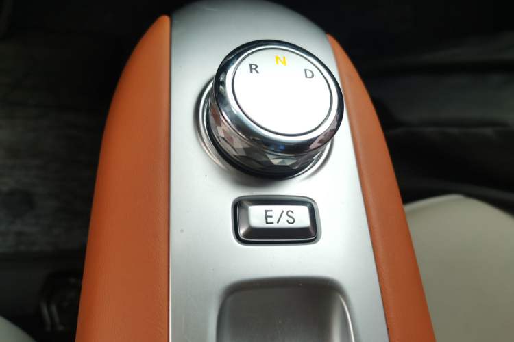 Used CHANGAN NEVO Lumin 2025 301km Honey Dew Edition Gear Lever