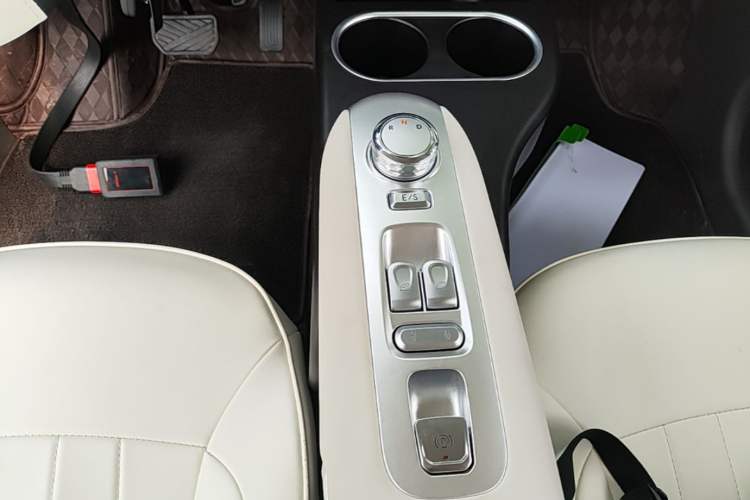 Used CHANGAN NEVO Lumin 2025 205 km Xiangqin Version Gear Lever