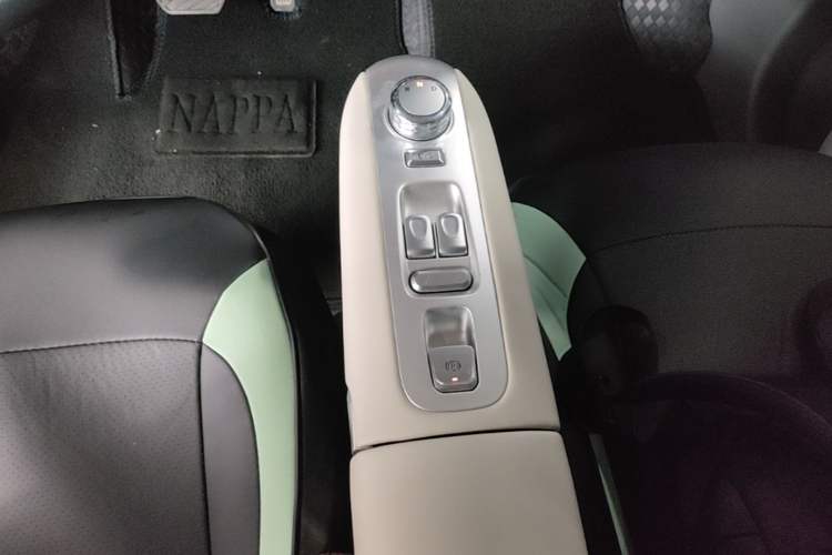 Used CHANGAN NEVO Lumin 2025 205 km Xiangqin Version Gear Lever