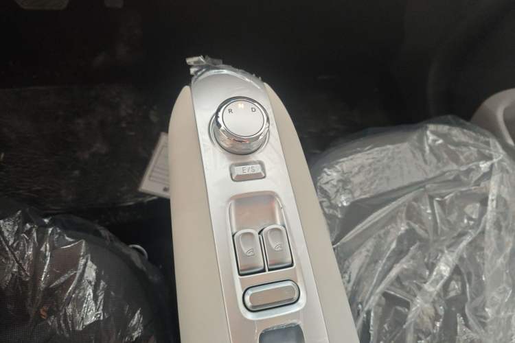 Used CHANGAN NEVO Lumin 2025 205 km Xiangqin Version Gear Lever