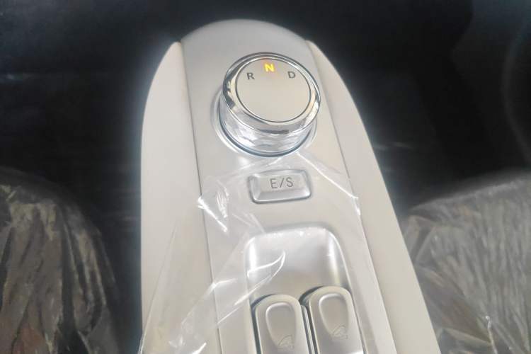Used CHANGAN NEVO Lumin 2025 205 km Xiangqin Version Gear Lever