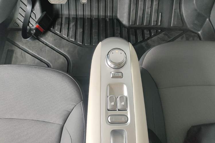 Used CHANGAN NEVO Lumin 2025 205 km Xiangqin Version Gear Lever