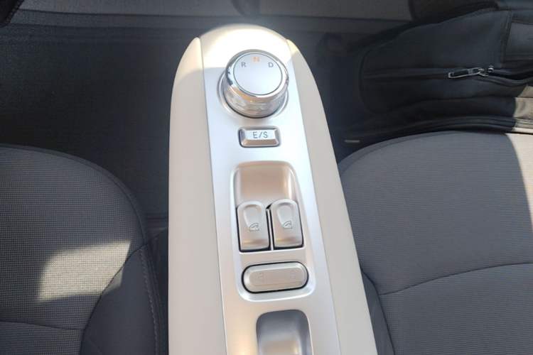 Used CHANGAN NEVO Lumin 2025 205 km Xiangqin Version Gear Lever