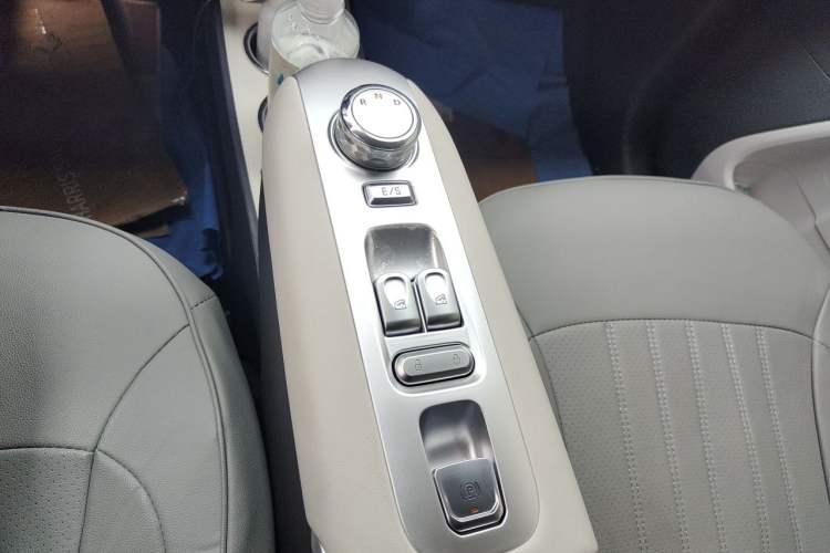 Used CHANGAN NEVO Lumin 2025 205 km Xiangqin Version Gear Lever