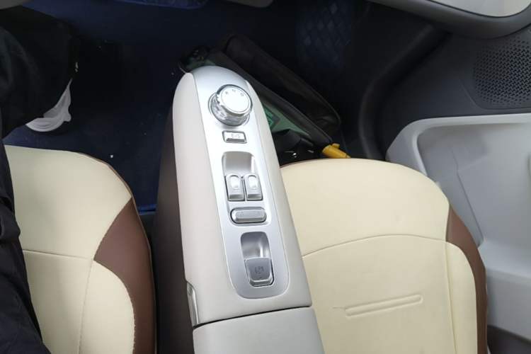Used CHANGAN NEVO Lumin 2025 205 km Xiangqin Version Gear Lever