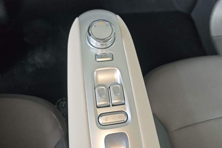 Used CHANGAN NEVO Lumin 2025 205 km Xiangqin Version Gear Lever
