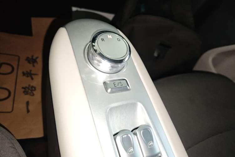 Used CHANGAN NEVO Lumin 2025 205 km Xiangqin Version Gear Lever