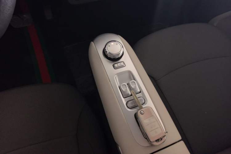 Used CHANGAN NEVO Lumin 2025 205 km Xiangqin Version Gear Lever