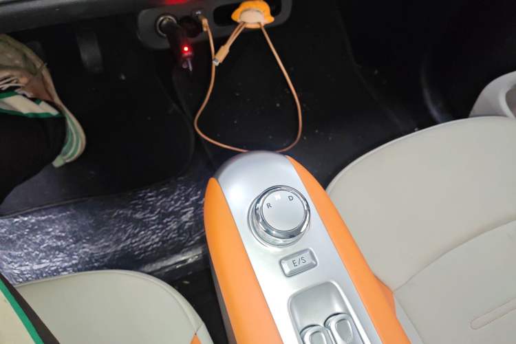 Used CHANGAN NEVO Lumin 2025 301km Honey Dew Edition Gear Lever